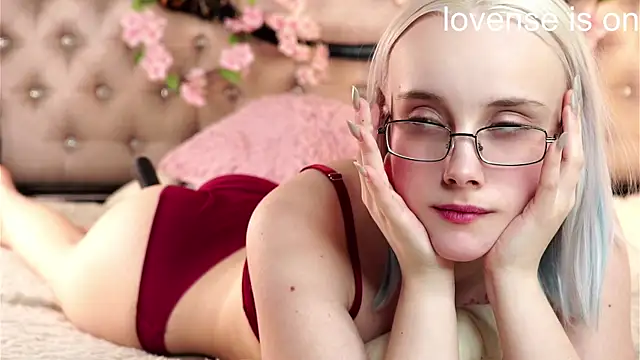 KirstinMcgeady online show from 23, 4, 2026