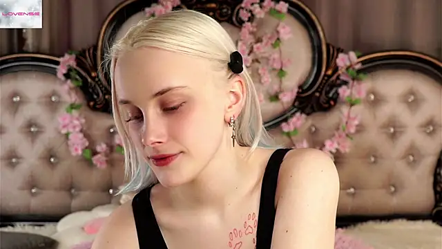 KirstinMcgeady online show from 26, 4, 2026