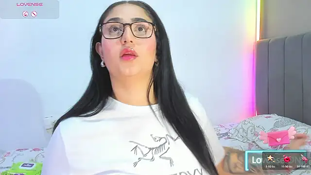 Curvy sweet online show from 25, 2, 2026