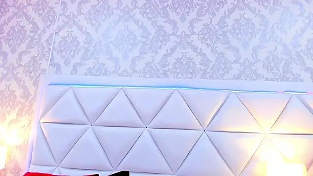 HollyOlson online show from 21, 4, 2026