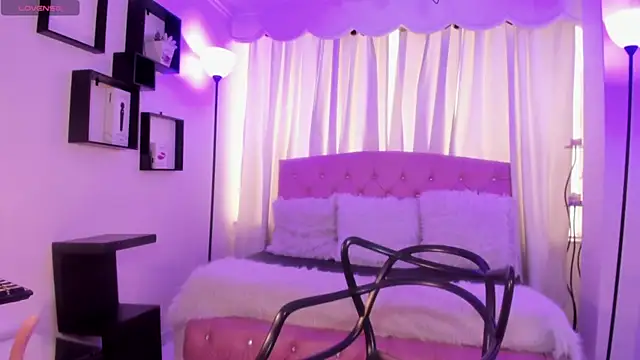 Aurora Ellis  online show from 23, 4, 2026