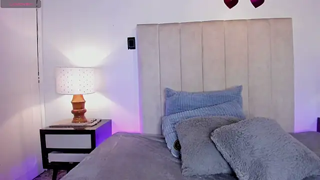 MissMilf  online show from 18, 4, 2026