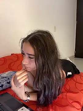 Snapshot of candy_deluxe chatting on 6, 3, 2026 candy deluxe online show from 6, 3, 2026