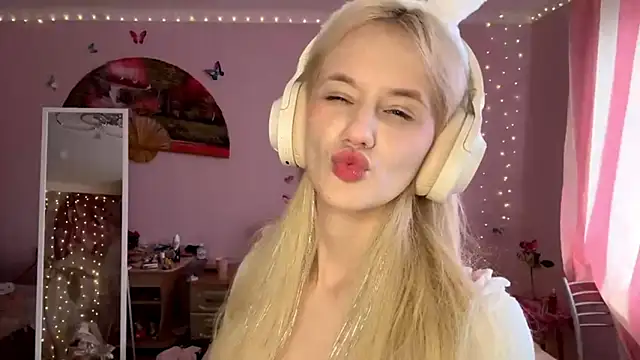 MelissaZaria online show from 24, 4, 2026