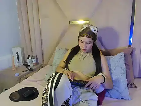 Snapshot of ElaSalvatorehh chatting on 7, 4, 2026 ElaSalvatorehh online show from 7, 4, 2026