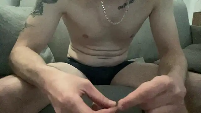 lechouilleur44 online show from 14, 4, 2026