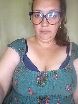  Saraqueen online show from 25, 4, 2026