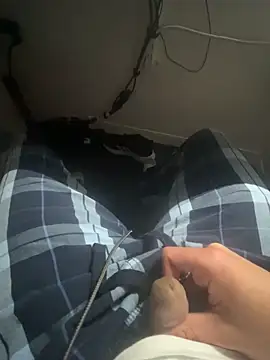 awesomemilkss online show from 17, 6, 2026