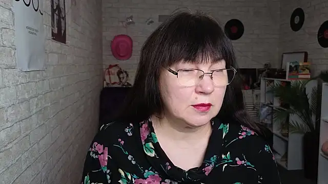 Tori Twirl online show from 20, 2, 2026