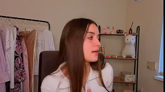 ClaraaHowell online show from 12, 2, 2026