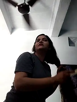 Anushka Singh0 online show from 26, 4, 2026