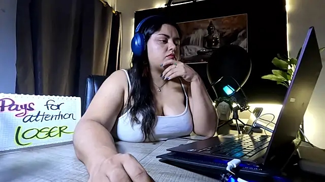 AzaraOnyx online show from 9, 6, 2026
