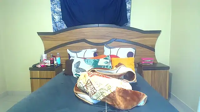 Queenxxxjesy online show from 18, 4, 2026