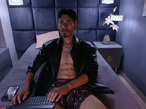 skinny jean  online show from 28, 5, 2026