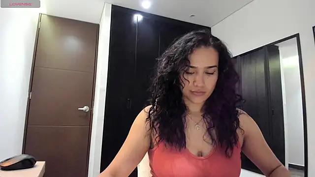 love kriss online show from 24, 7, 2026