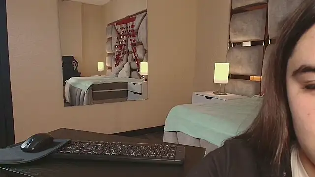 Anya Volker online show from 2, 3, 2026