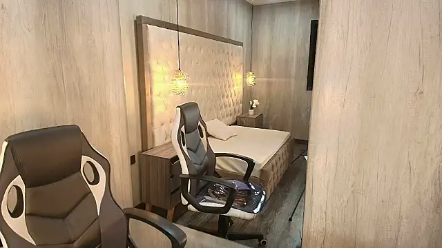 Anya Volker online show from 11, 3, 2026