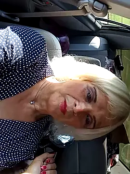 Snapshot of dustbunny64 chatting on 2, 8, 2026 dustbunny64 online show from 2, 8, 2026