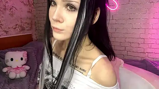 ExiePecue online show from 2, 3, 2026