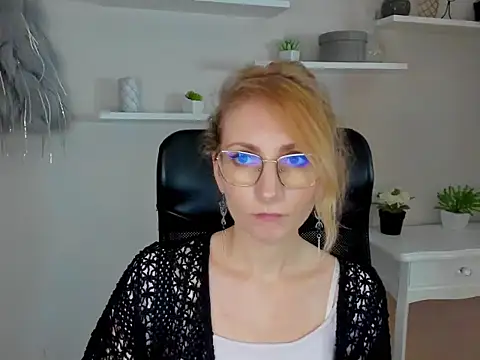 CinderellaMoon online show from 25, 2, 2026