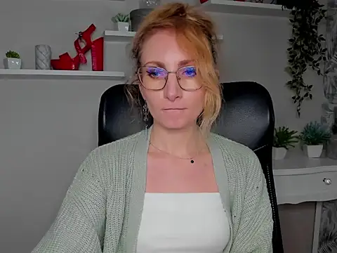 CinderellaMoon online show from 10, 3, 2026