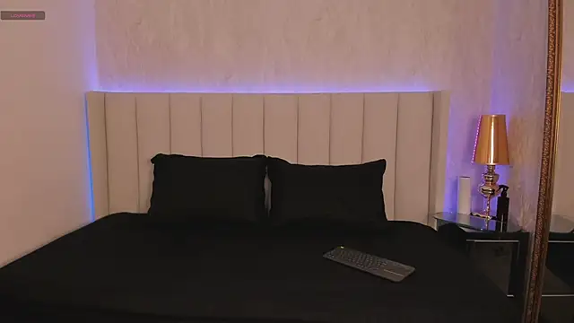 angelina honey  online show from 1, 3, 2026