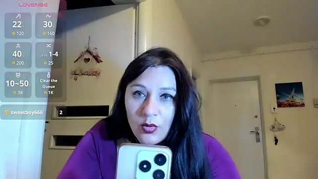 Snapshot of EVELYNA88 chatting on 3, 5, 2026 EVELYNA88 online show from 3, 5, 2026