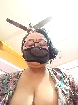 Snapshot of Hot-Mou11 chatting on 1, 4, 2026 Hot-Mou11 online show from 1, 4, 2026