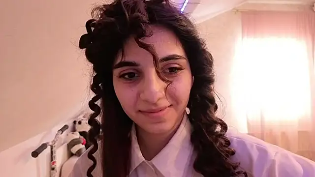 Blissmissataeses online show from 6, 3, 2026