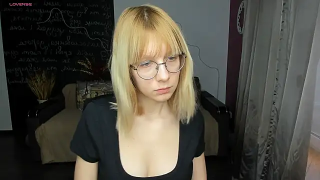 CandicaHoney online show from 4, 3, 2026