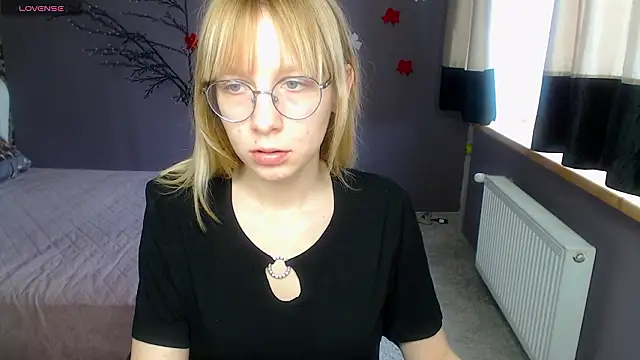 CandicaHoney online show from 6, 3, 2026