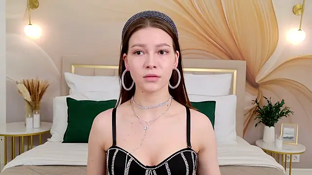 RebecaFields online show from 5, 4, 2026