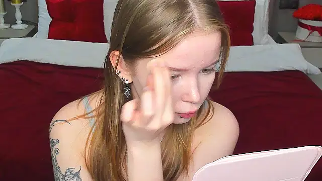 Snapshot of Violetta__Dreams chatting on 3, 6, 2026 Violetta Dreams online show from 3, 6, 2026