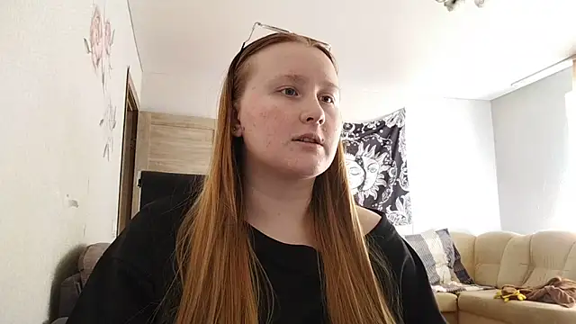 AnikaLipps online show from 19, 4, 2026