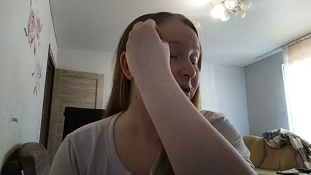 Snapshot of AnikaLipps chatting on 7, 6, 2026 AnikaLipps online show from 7, 6, 2026