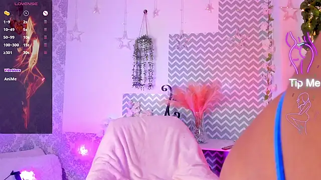 NahomyVega online show from 14, 4, 2026