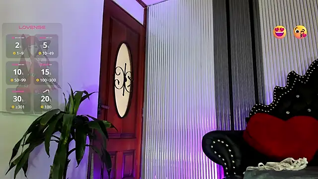 LunaVelour13 online show from 19, 6, 2026