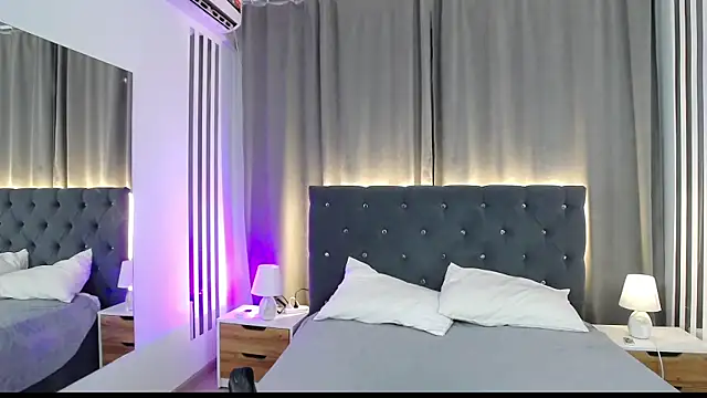 Snapshot of VikkyVonn chatting on 3, 8, 2026 VikkyVonn online show from 3, 8, 2026