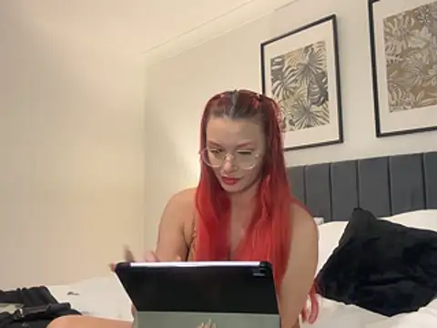 FoxyValentine online show from 7, 4, 2026