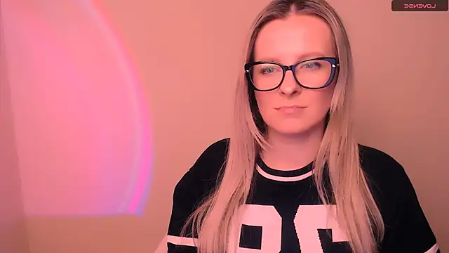 AnnePeach online show from 16, 2, 2026