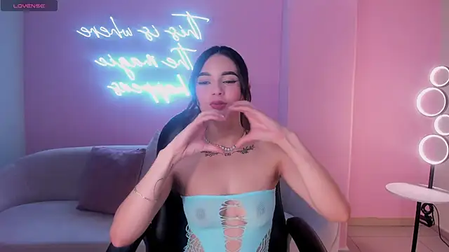 CarolineEvans x online show from 23, 2, 2026