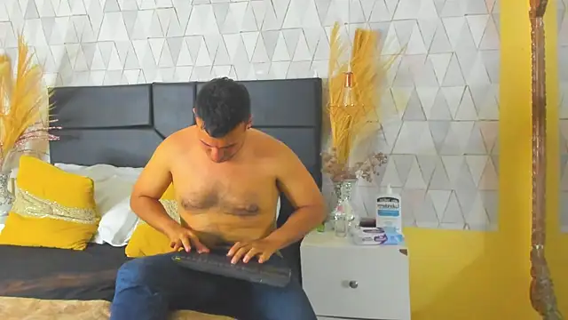 AronGarcia online show from 3, 3, 2026