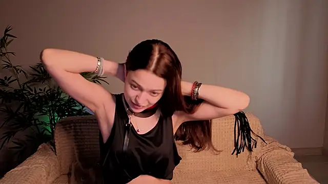 parrot kisha online show from 27, 4, 2026