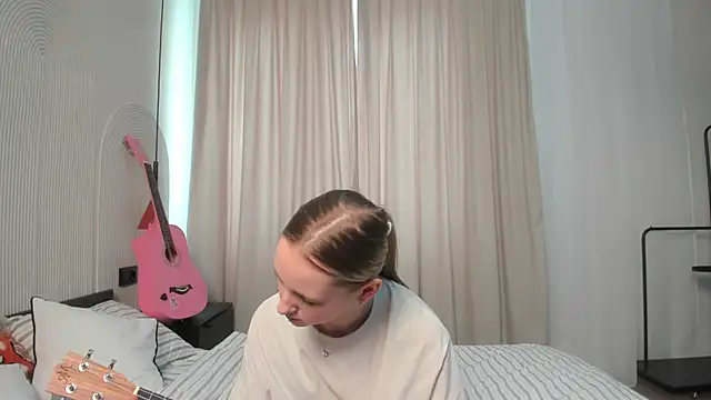 TraceeRebollar online show from 5, 3, 2026