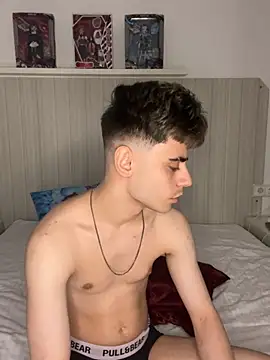 YourFavouriteTwink online show from 5, 3, 2026