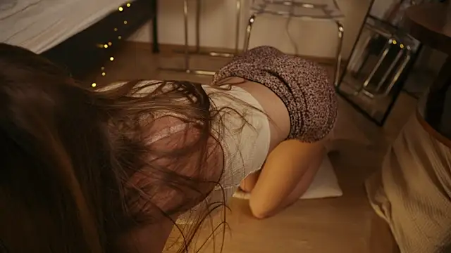 Riri kikki online show from 25, 4, 2026