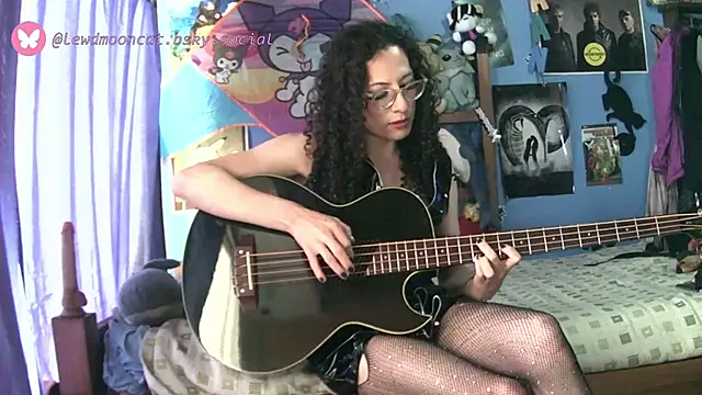 lewd mooncat online show from 31, 3, 2026