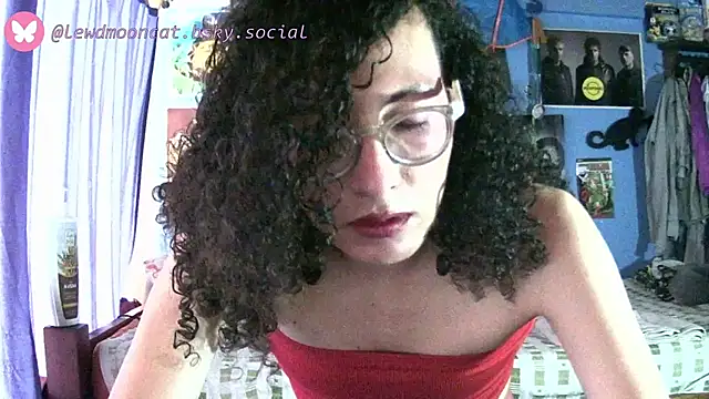 lewd mooncat online show from 14, 4, 2026