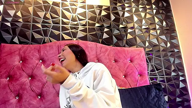 angeldreams15  online show from 20, 4, 2026