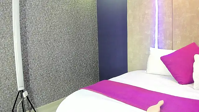 PerlaRogerss  online show from 23, 4, 2026